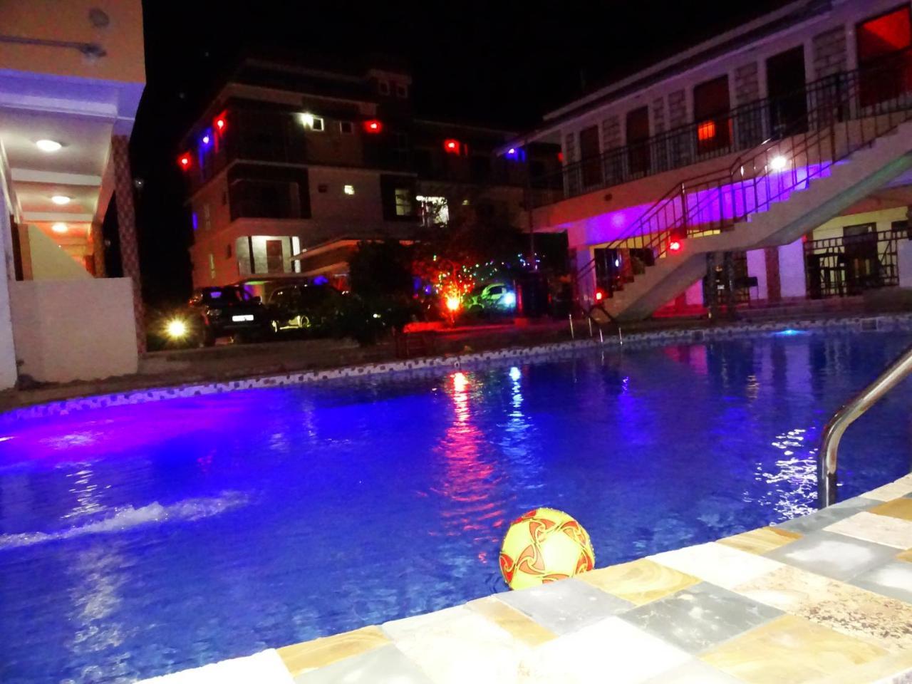 Diplomat Diani Beach Resort Esterno foto